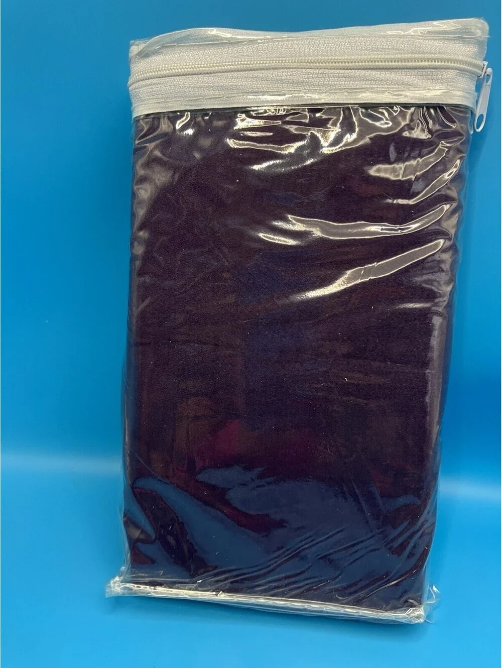SET OF 2 STANDARD PILLOWCASES IN EGGPLANT NEW IN BAG